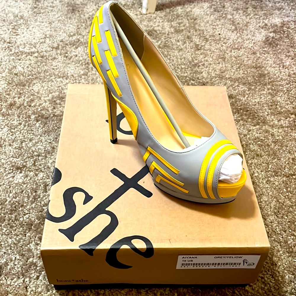 Brand new heel Beau &Ashe